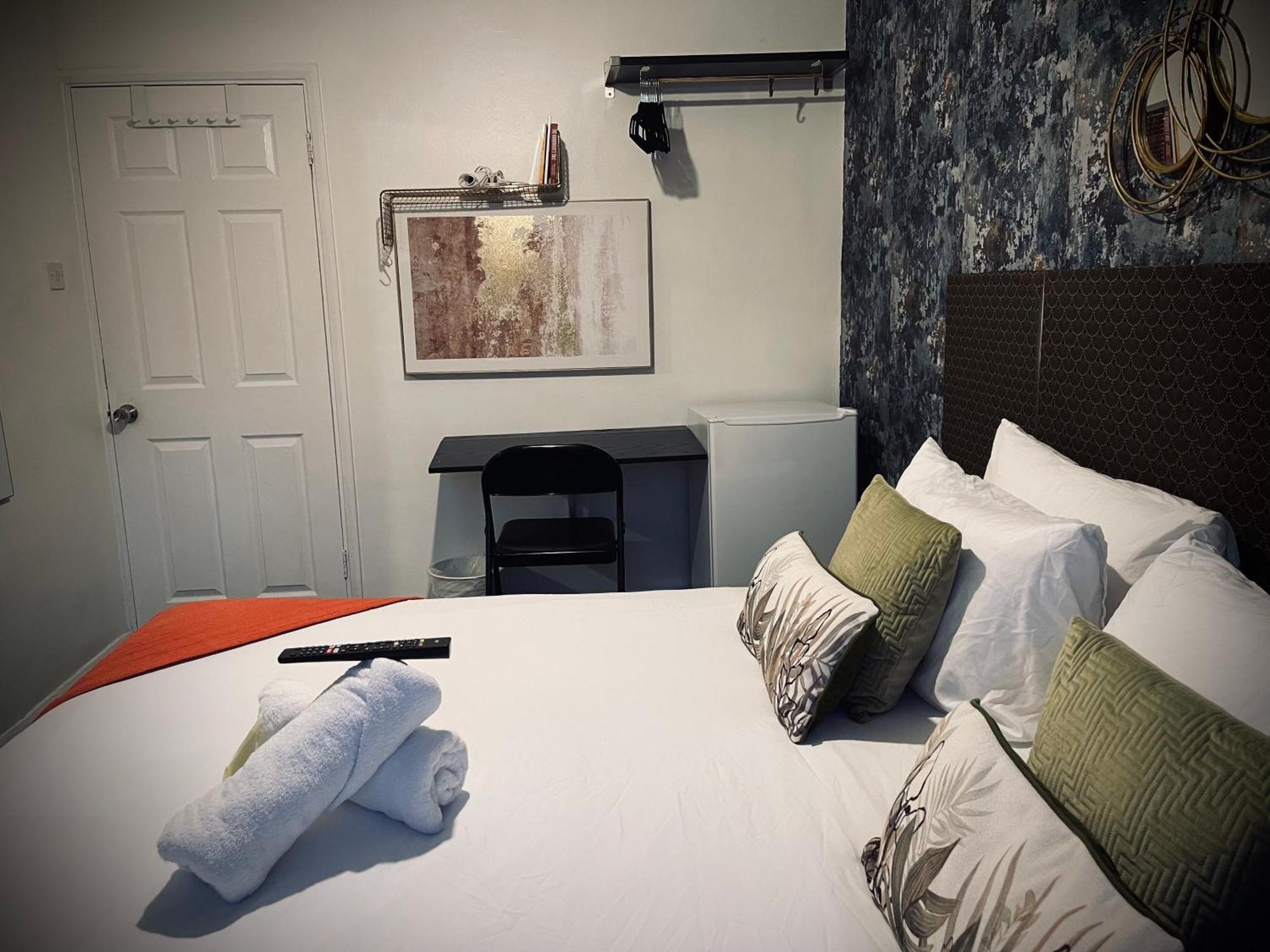 Ferienwohnung R1 Superking Sized Bed & 65" Tv On The Wall In Clapham London Exterior foto